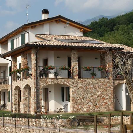 Апарт отель La Casa Di Pericle Бренцоне-суль-Гарда Экстерьер фото